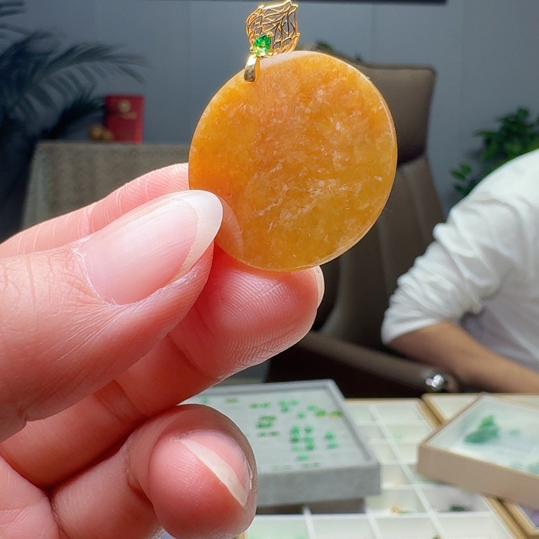 翡翠18K金镶嵌吊坠(不含链)天然