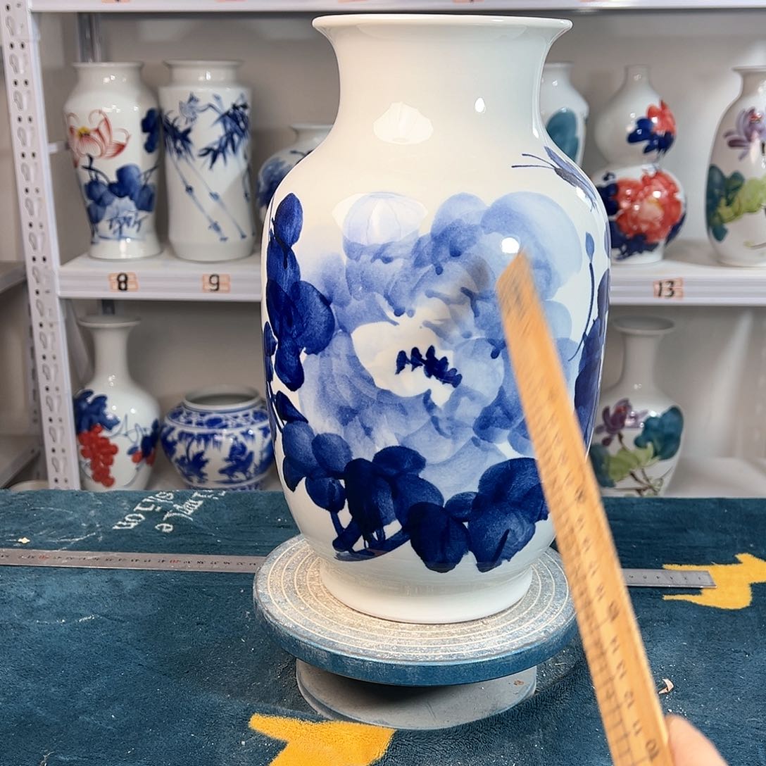 摆件景德镇陶瓷大冬青牡