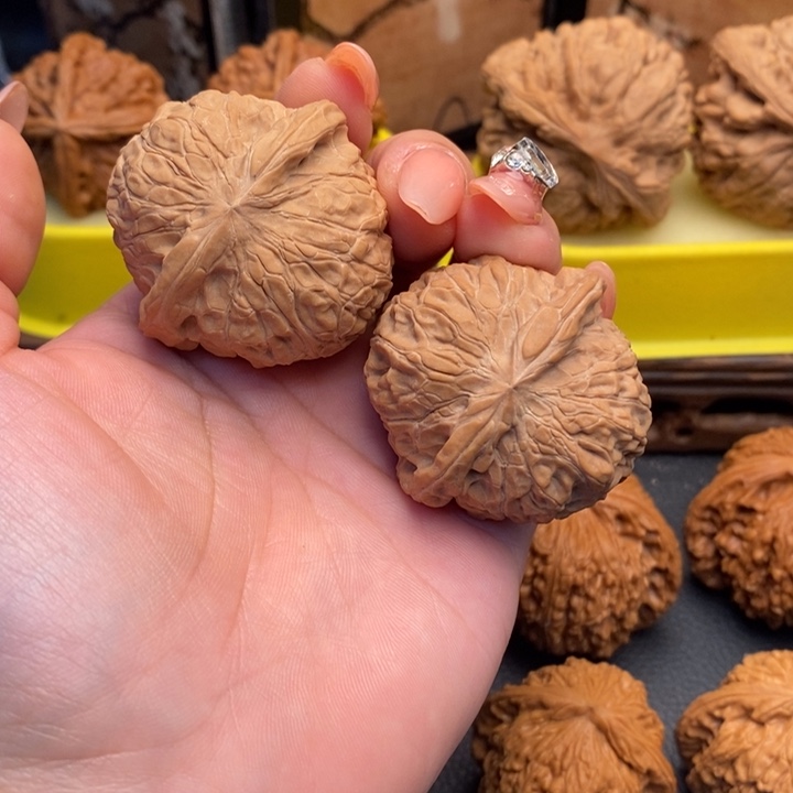 某***人把件文玩核桃118南瓜40全品