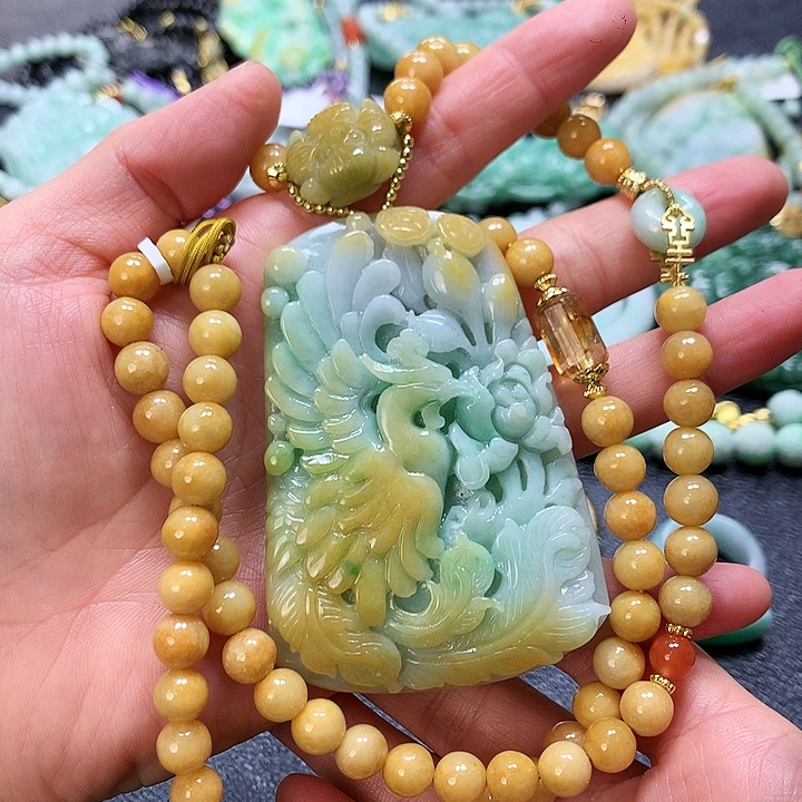 翡翠颈饰未镶嵌吊坠