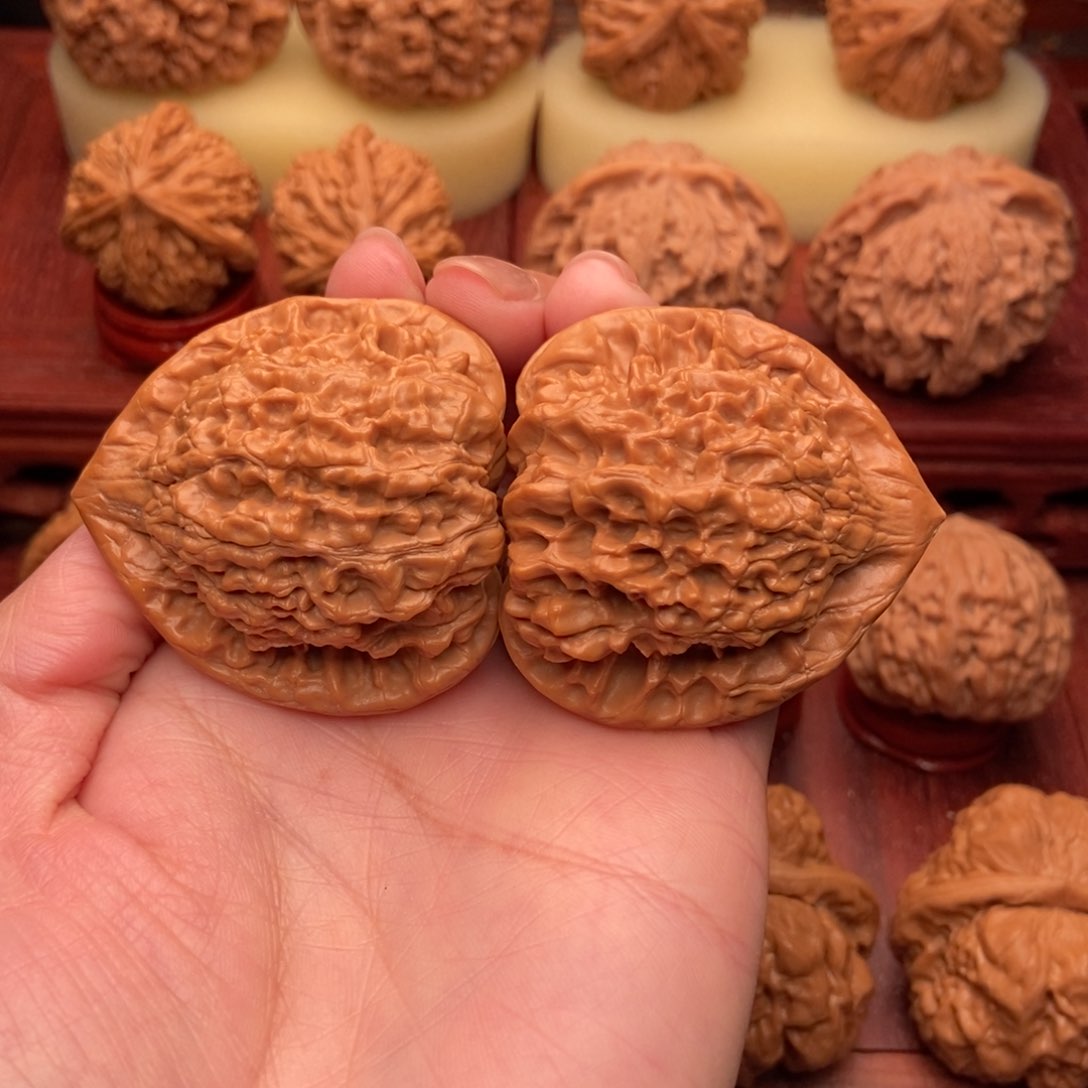 桃核把件麒麟纹大官帽45