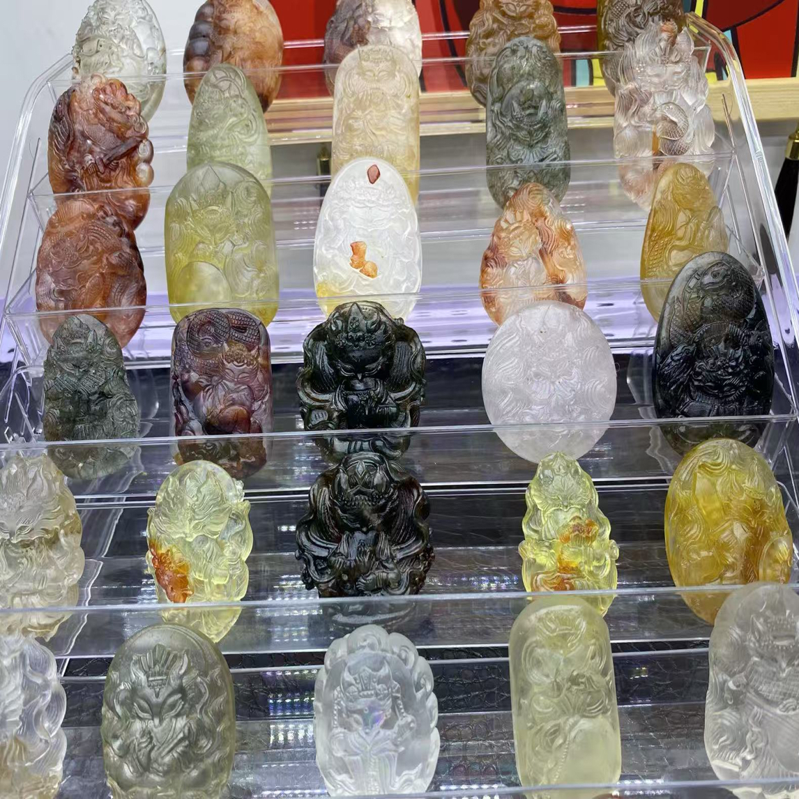 天然水晶纯手工雕刻件精美多样款