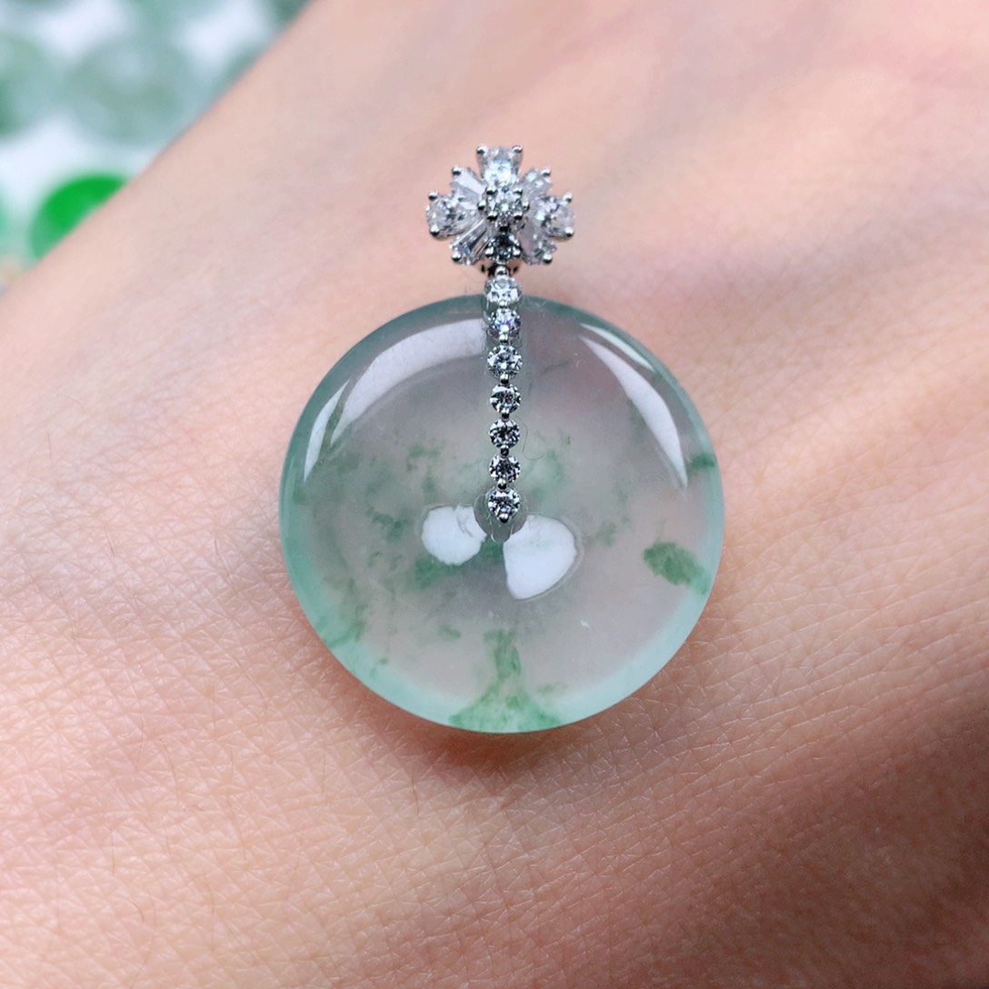 翡翠吊坠(不含链)18K金镶嵌