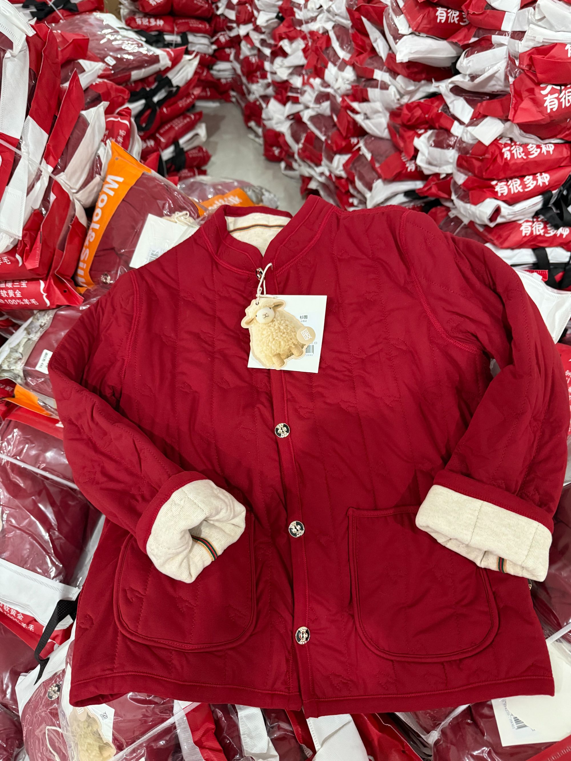 9906酒红色女士加厚棉服