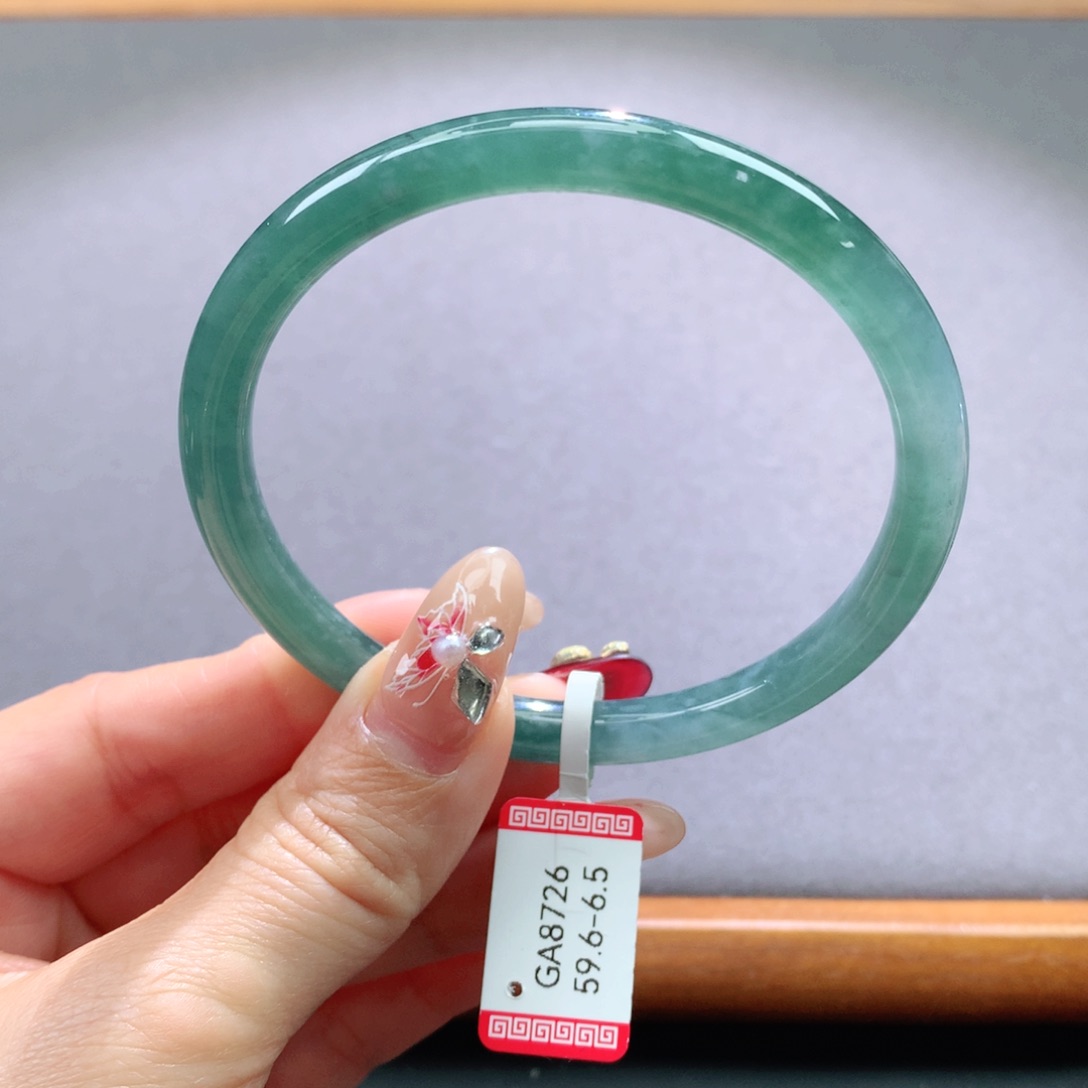 翡翠手镯未镶嵌天然翡翠手镯