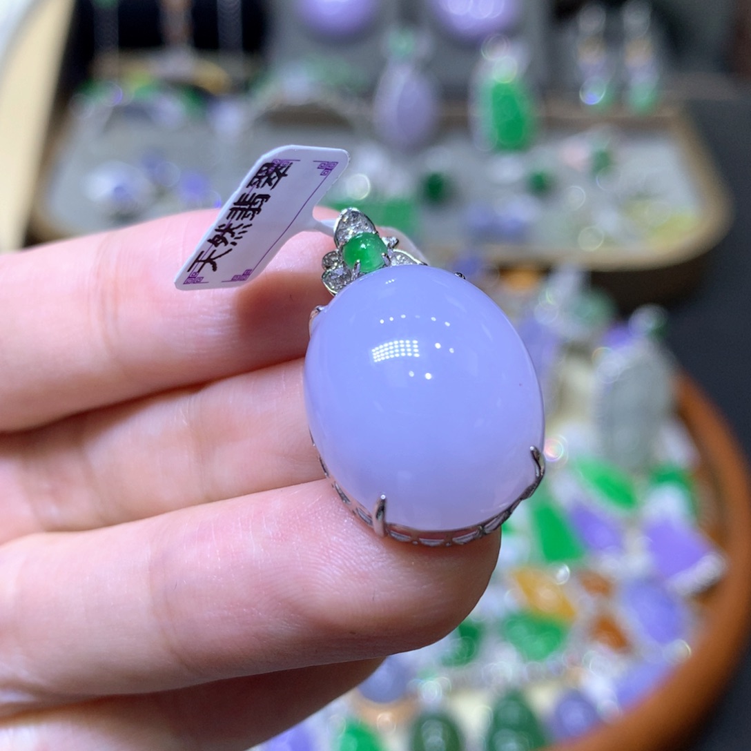 【闪购商品】翡翠颈饰18K金镶嵌翡翠吊坠项链