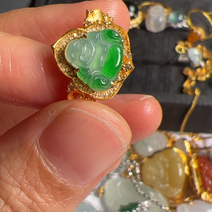 翡翠戒指18K金镶嵌翡翠吊坠项链