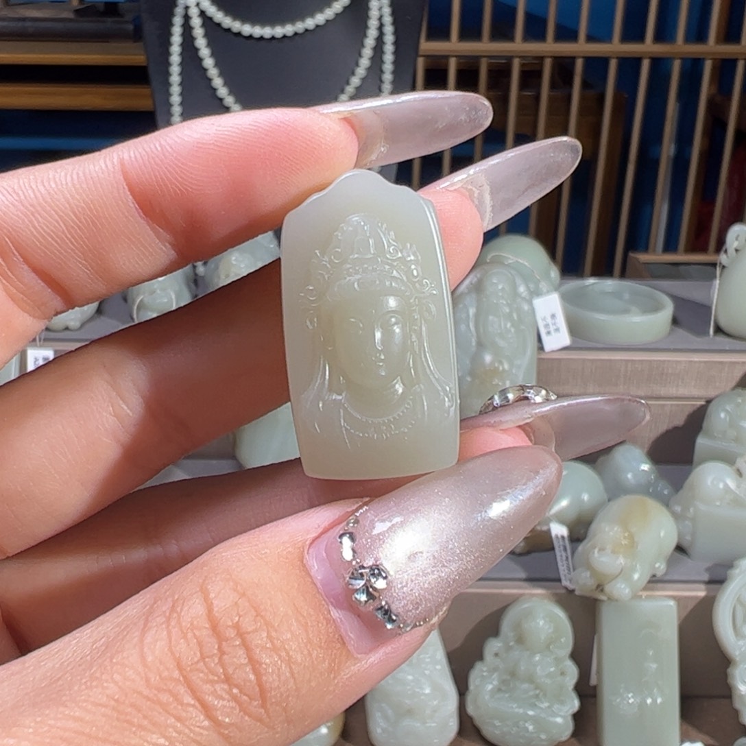 猪***仙和田玉（糖玉）未镶嵌颈饰