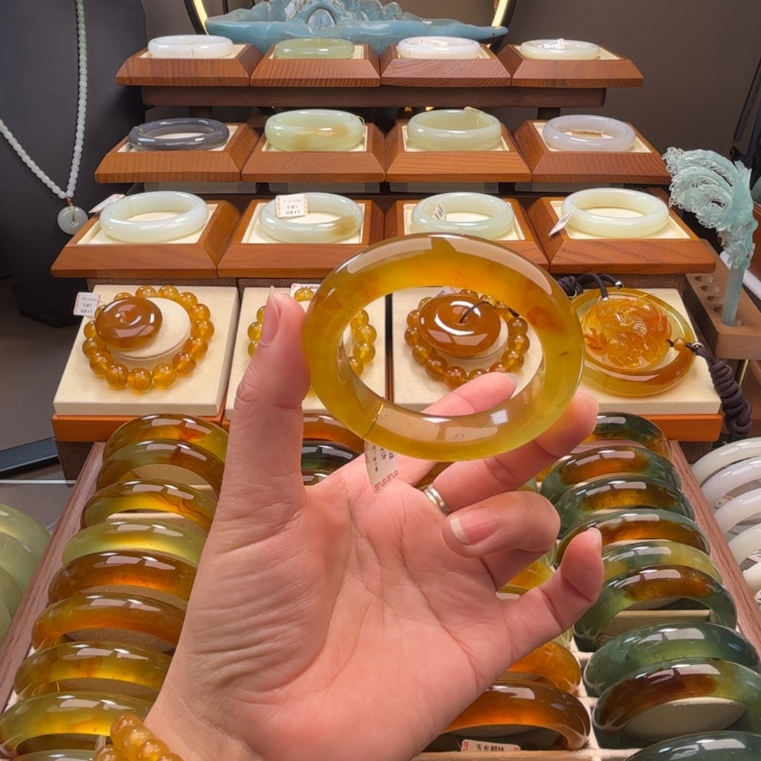 蛇纹石玉未镶嵌手镯54