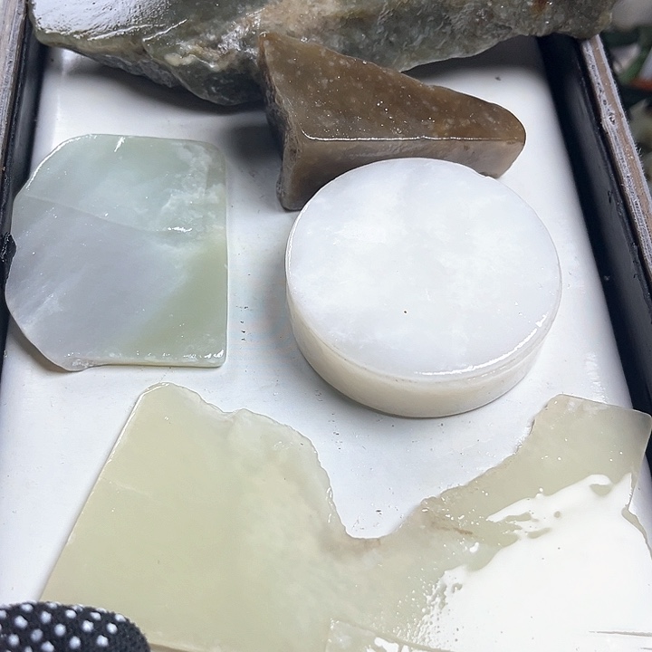 和田玉（糖玉）和田玉边角料9K金镶嵌溜*