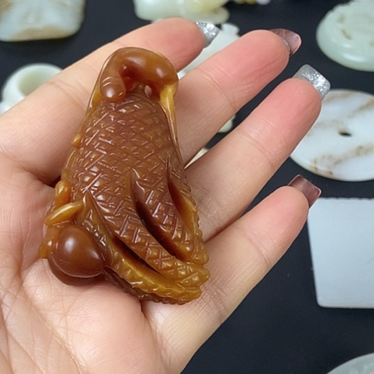 用***3和田玉（糖玉）未镶嵌挂件