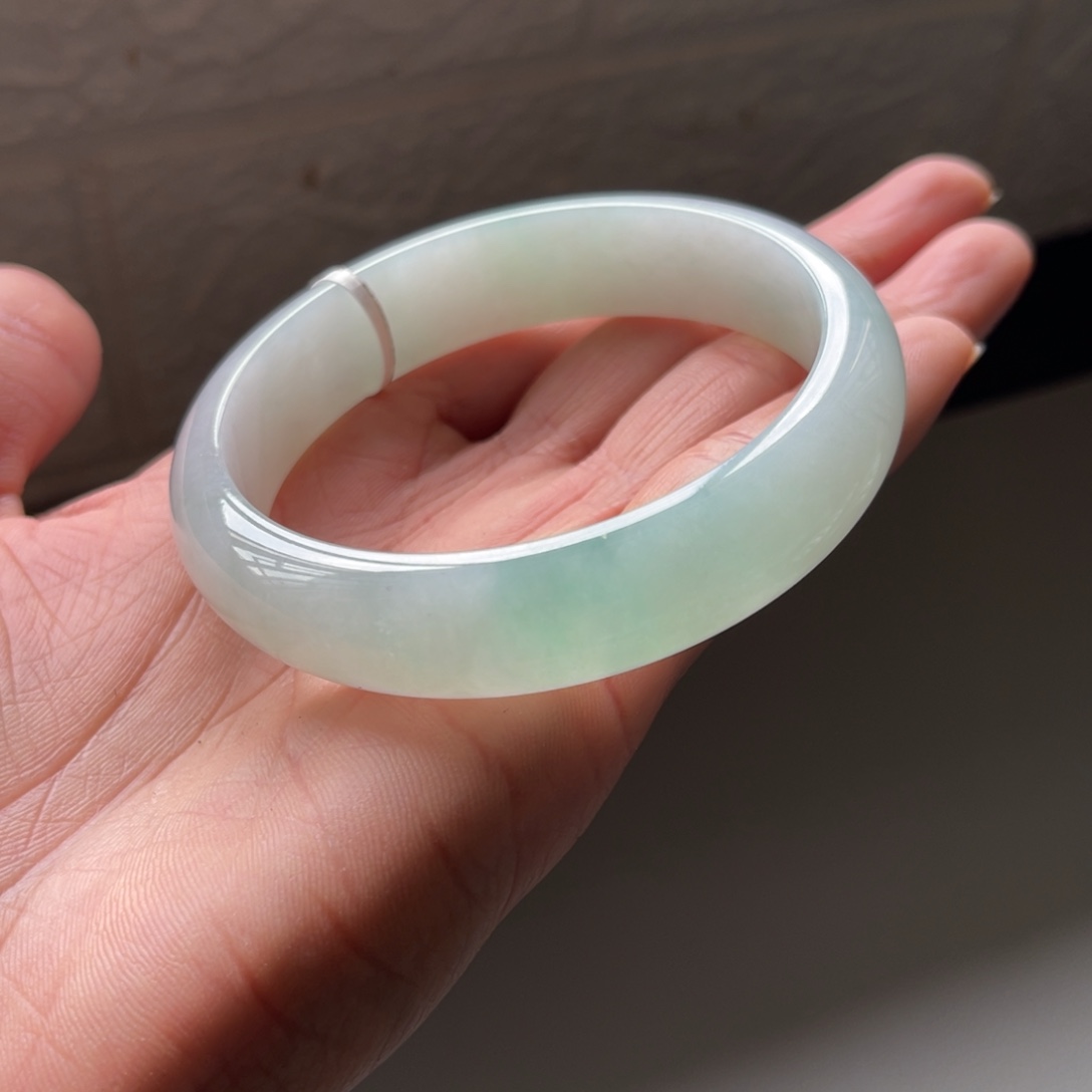 翡翠手镯未镶嵌?****?58.1圈三天鉴赏期