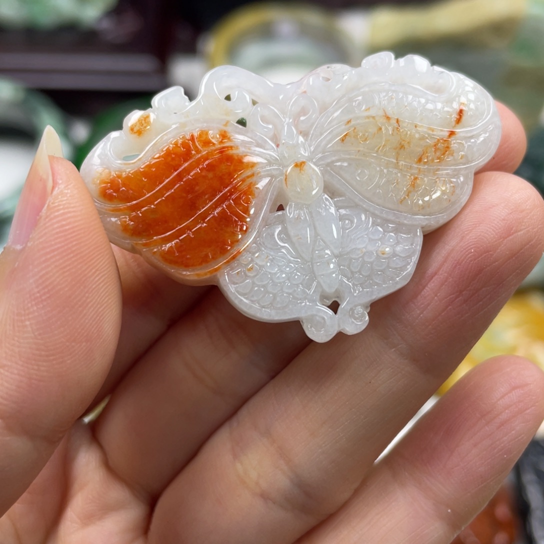 翡翠未镶嵌颈饰牌子