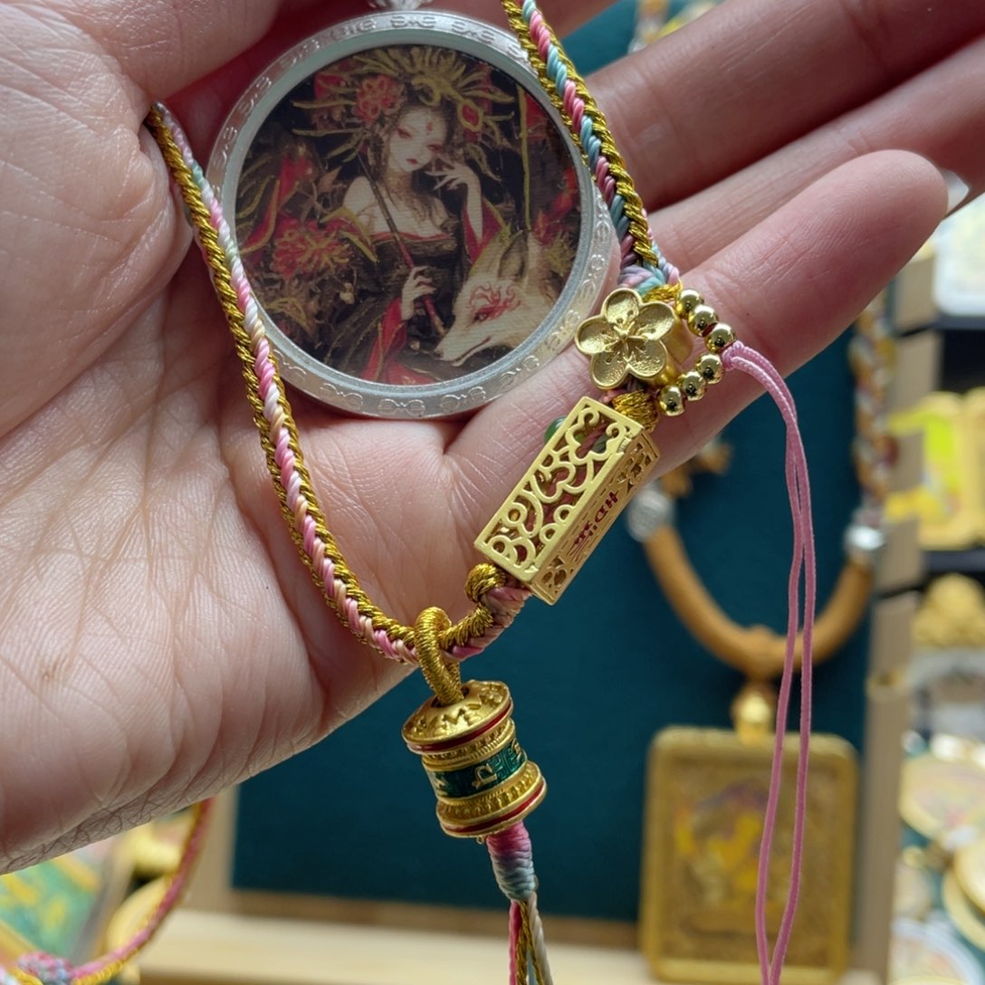 吊坠若****4唐卡等多种形式进行了介绍和