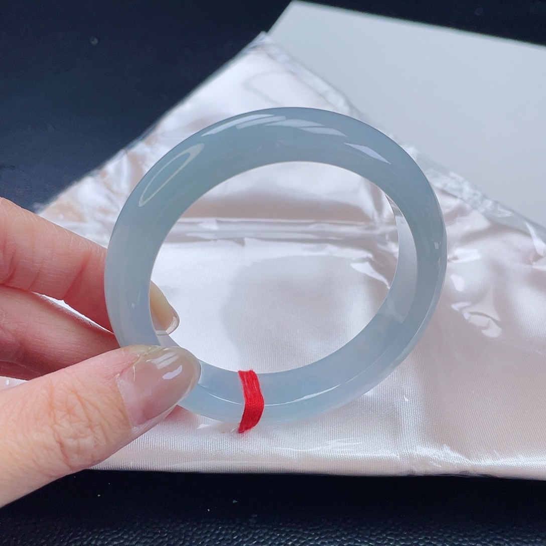 翡翠手镯未镶嵌冰种天空蓝