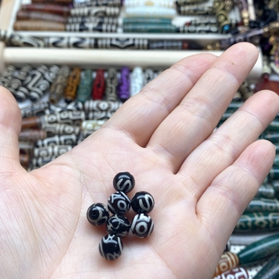 .***.玛瑙/玉髓未镶嵌颈饰