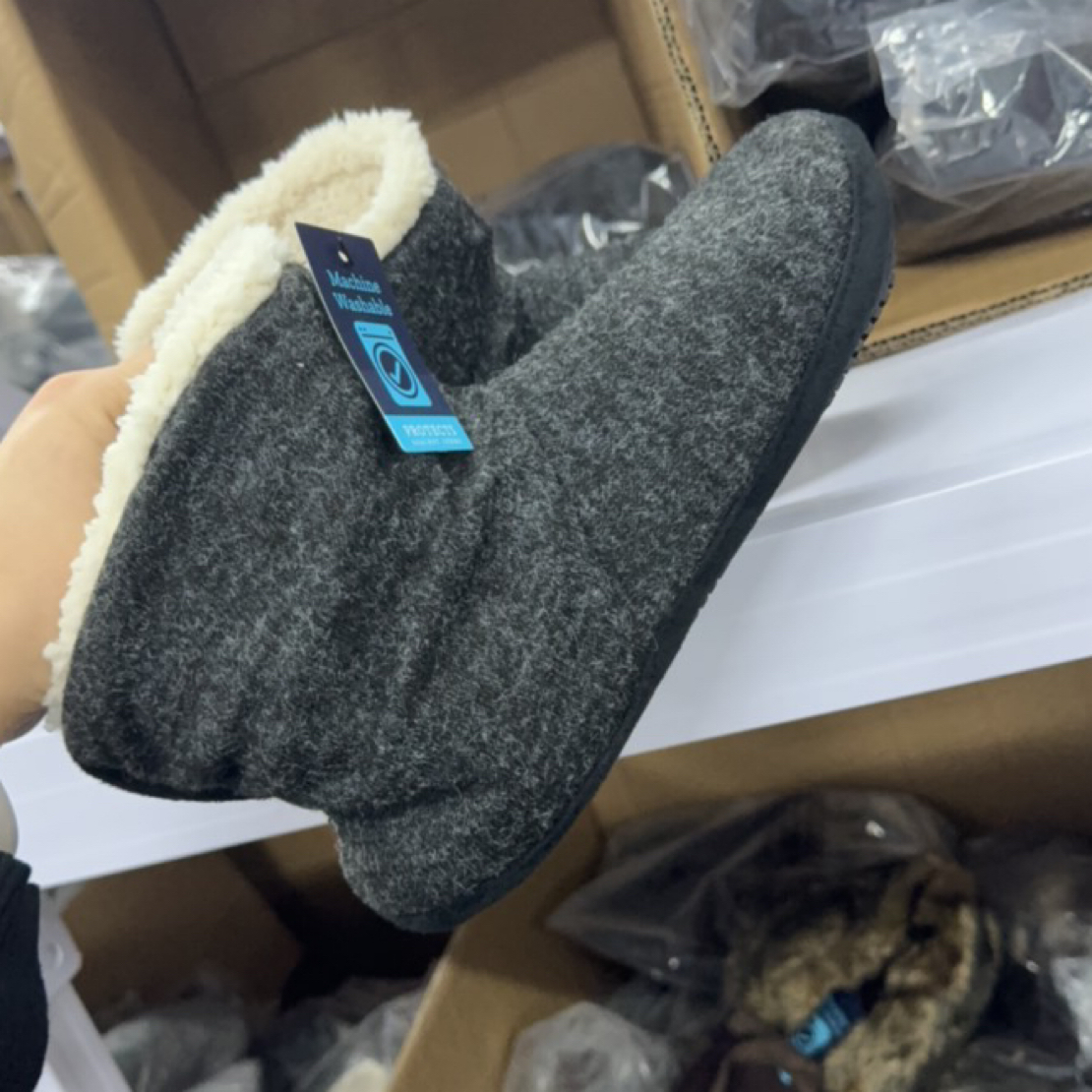 加绒高帮防滑女士雪地靴（鞋底手工裁剪、偶有存在偏移、介意勿拍）