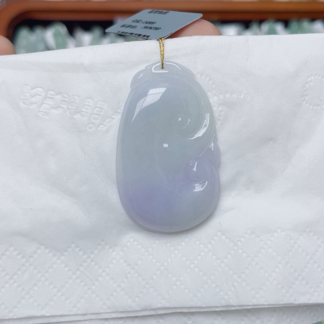 翡翠未镶嵌颈饰如意