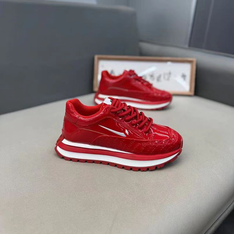 春季男士高端品质休闲鞋软底轻便百搭运动鞋时尚增高舒适网面潮鞋