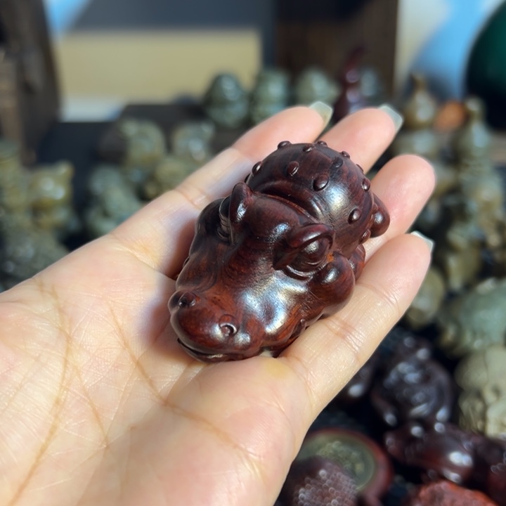 把件小叶紫檀鳄鱼