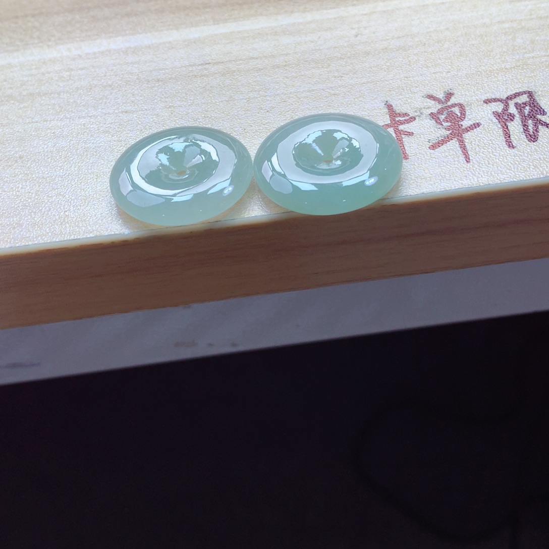 翡翠颈饰未镶嵌吊坠