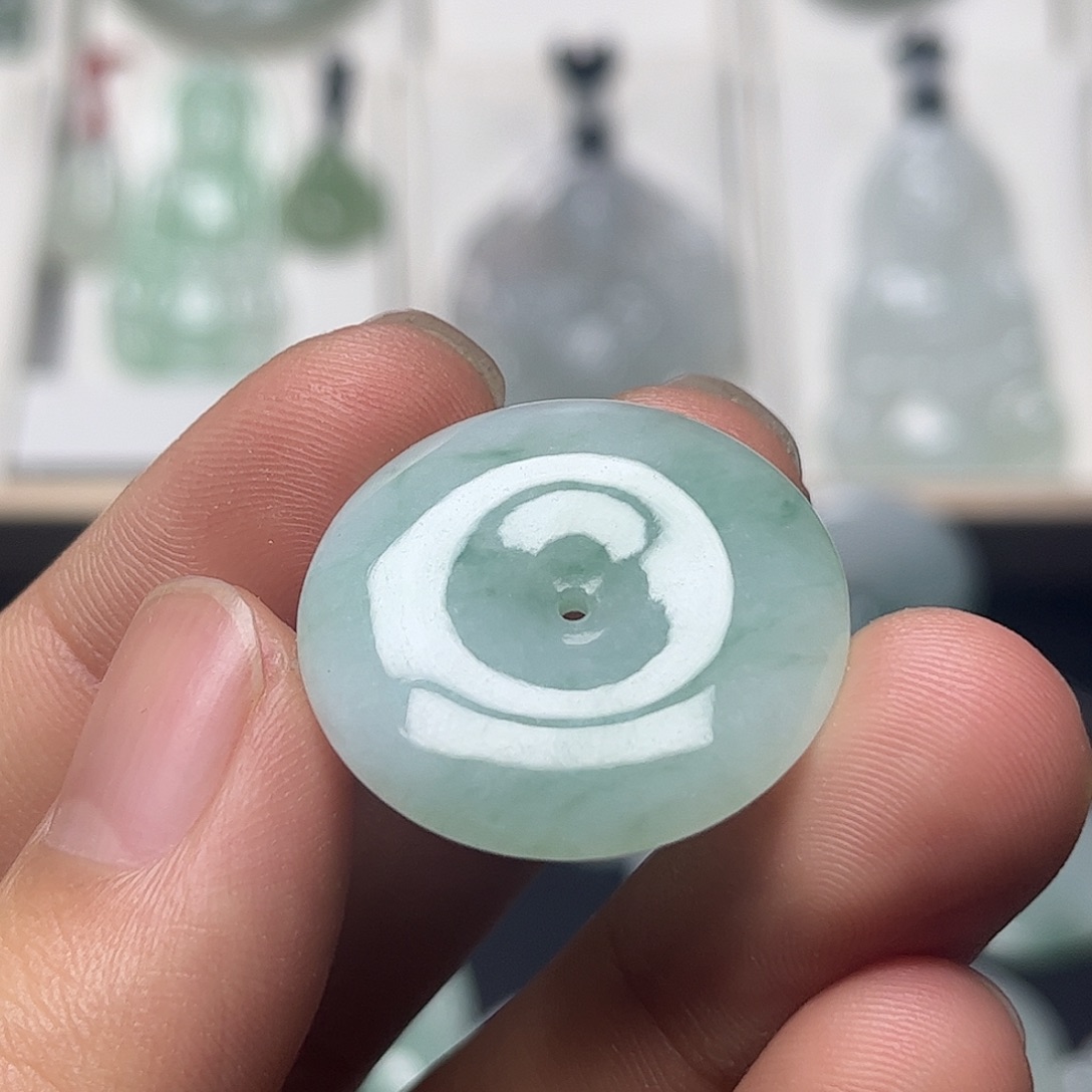 翡翠未镶嵌颈饰缅甸天然翡翠