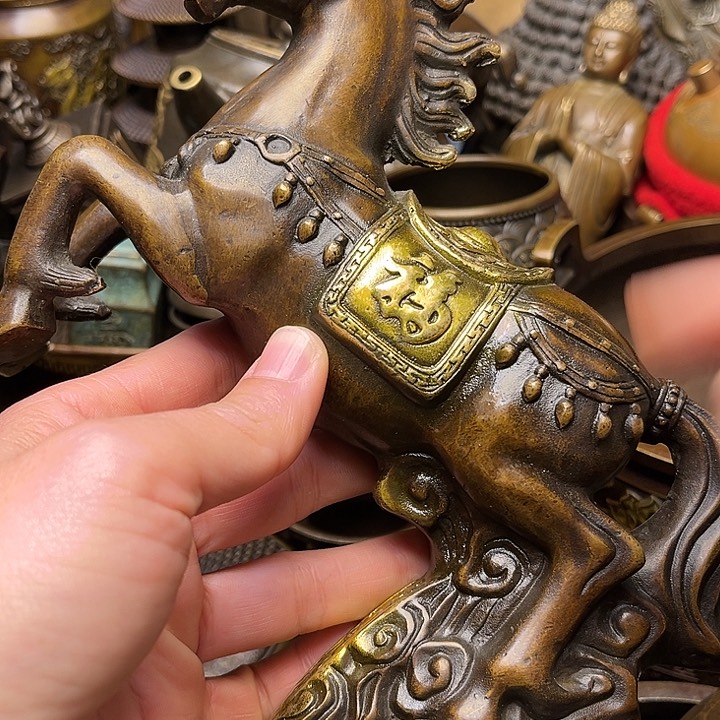 精美铜器批发档口