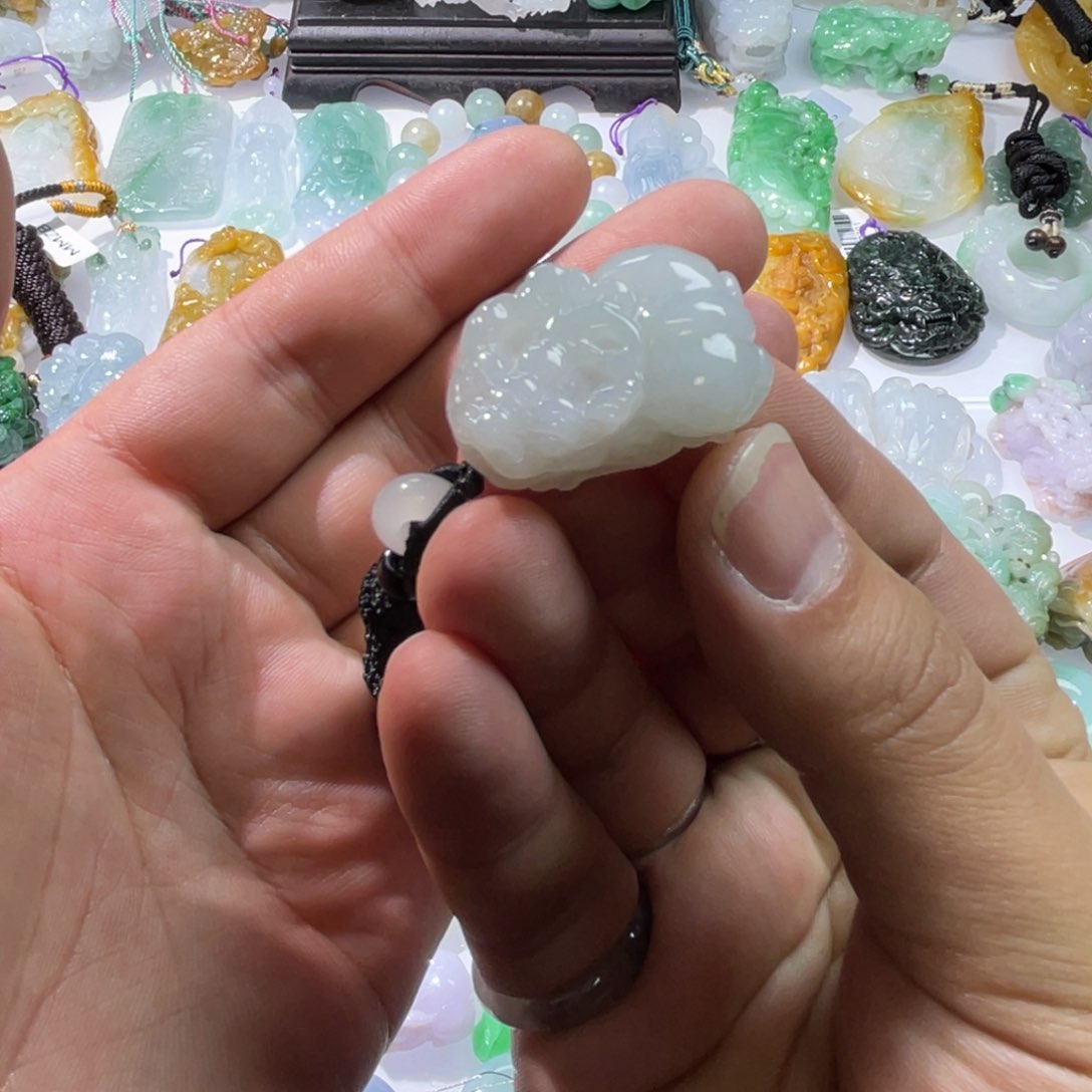 翡翠颈饰未镶嵌天然