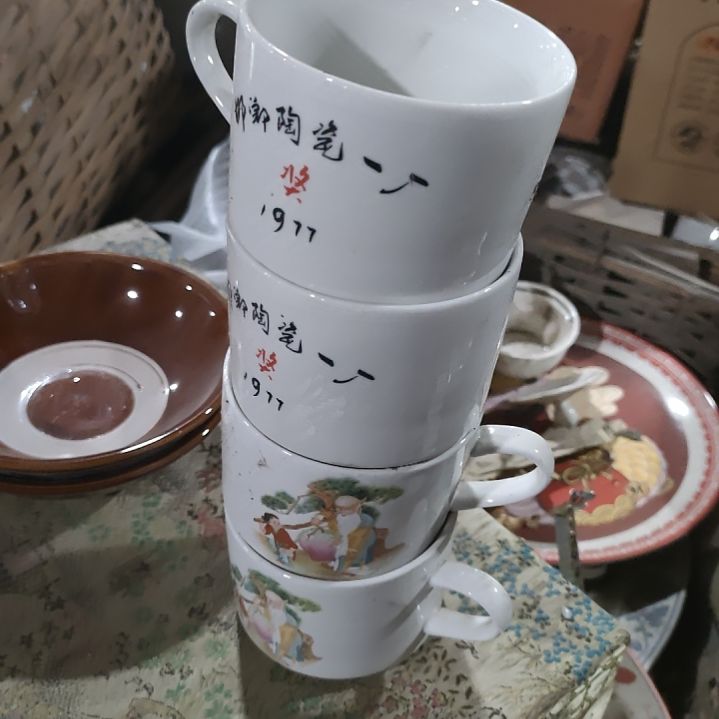 摆件陶瓷盘子碗啥都有