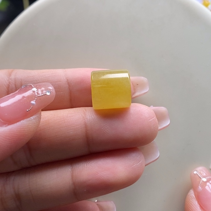 翡翠吊坠(不含链)未镶嵌翡翠满黄桶珠