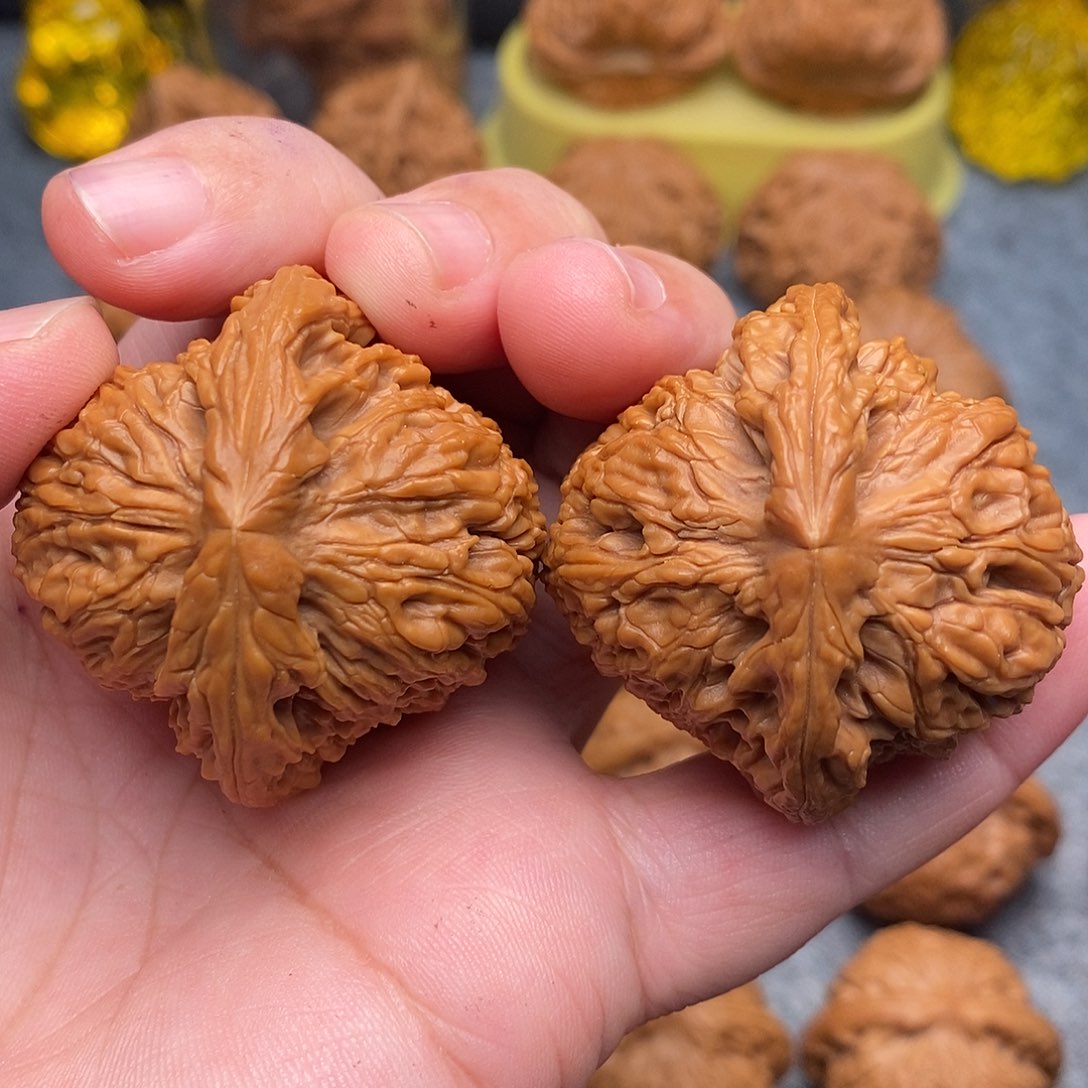 文玩核桃把件42全品毕业红皮南疆