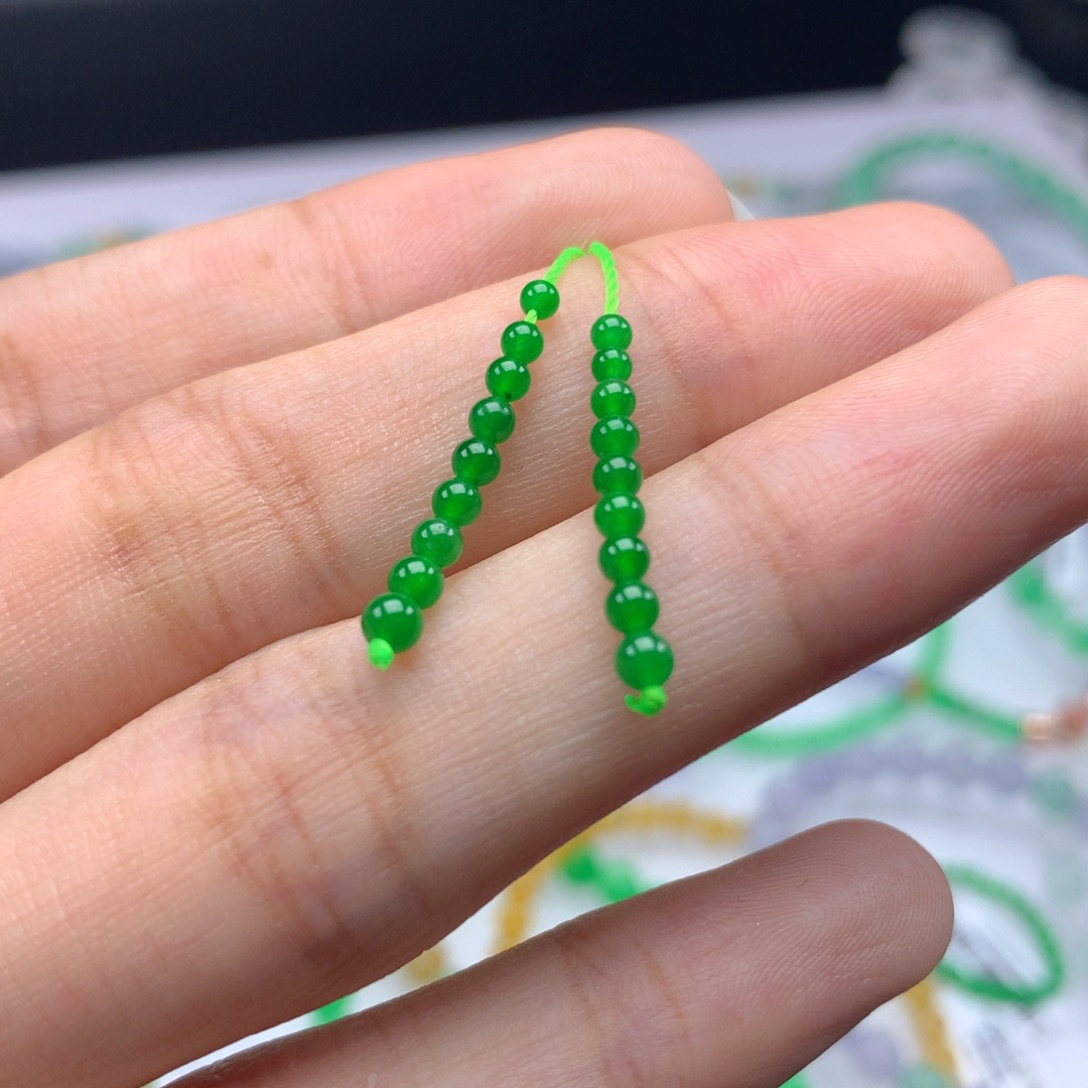 翡翠手链未镶嵌卡