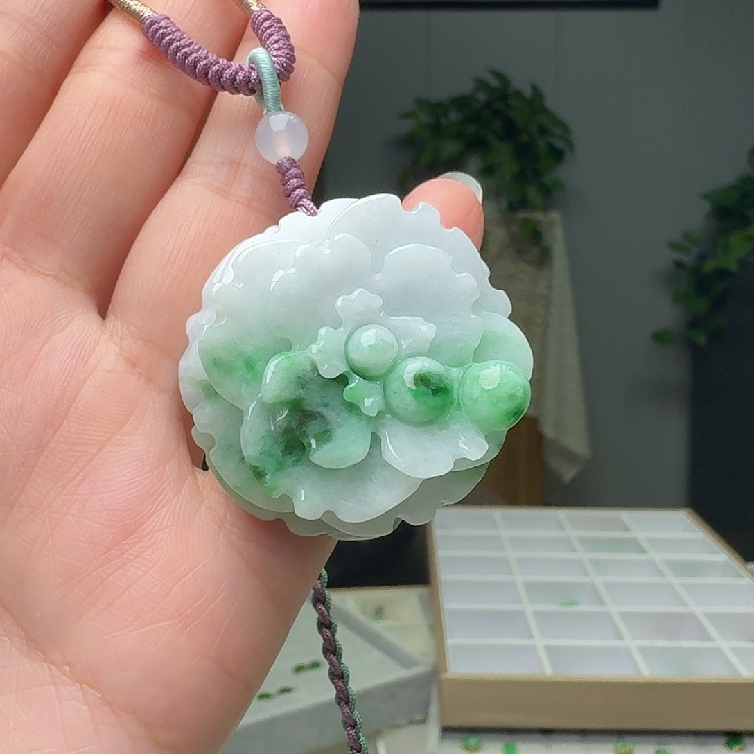 翡翠未镶嵌吊坠(赠链)天然