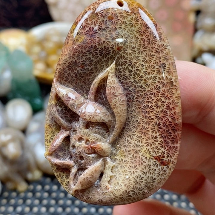 硅化珊瑚（珊瑚玉）颈饰未镶嵌