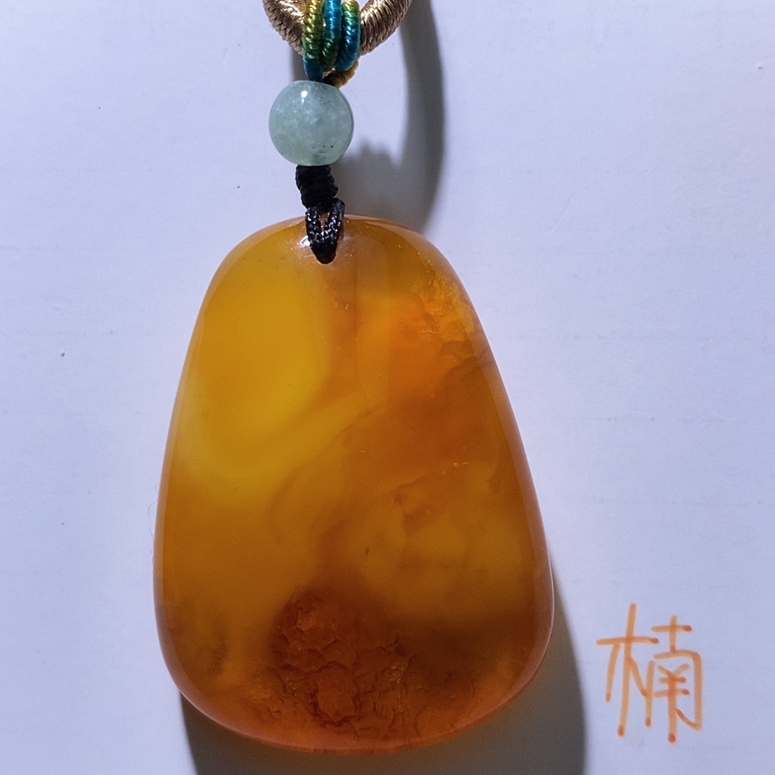 未镶嵌琥珀珠宝奇石