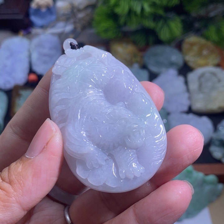 【闪购商品】颈饰未镶嵌翡翠虎