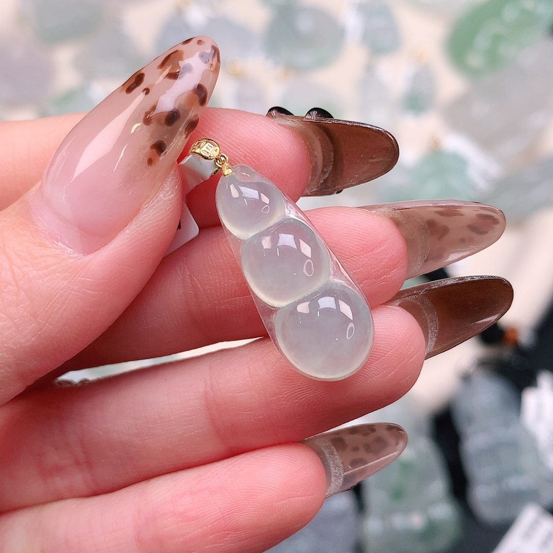 翡翠颈饰18K金镶嵌冰晴豆29、24.6、10.6、5