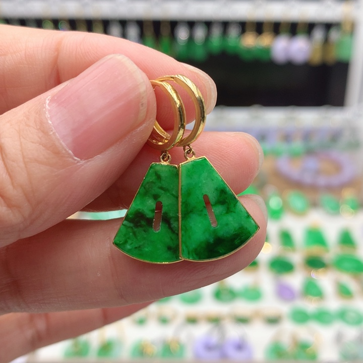 翡翠18K金镶嵌耳饰