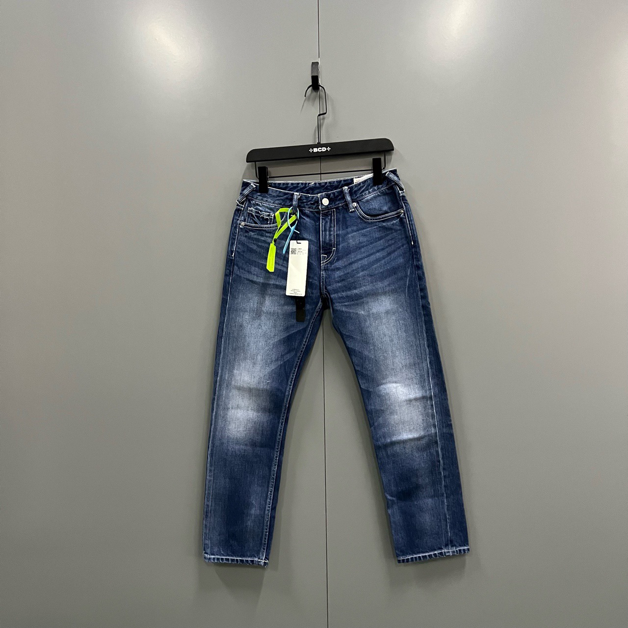 95新 maje （bb1）EVISU 花纹大M印花牛仔裤 25码/603162