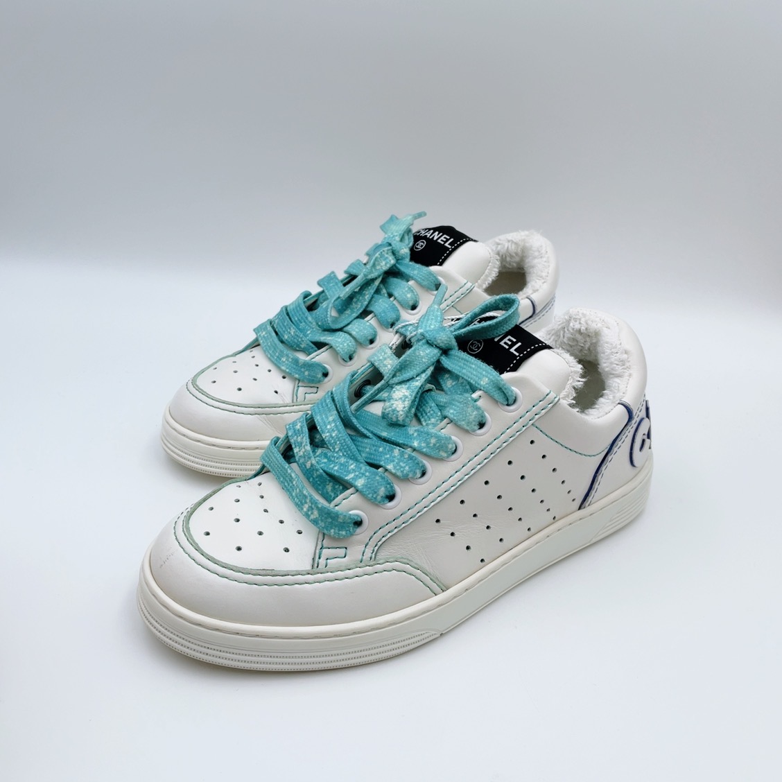 95新 Chanel/香奈儿 35码白蓝毛绒小白鞋板鞋my628