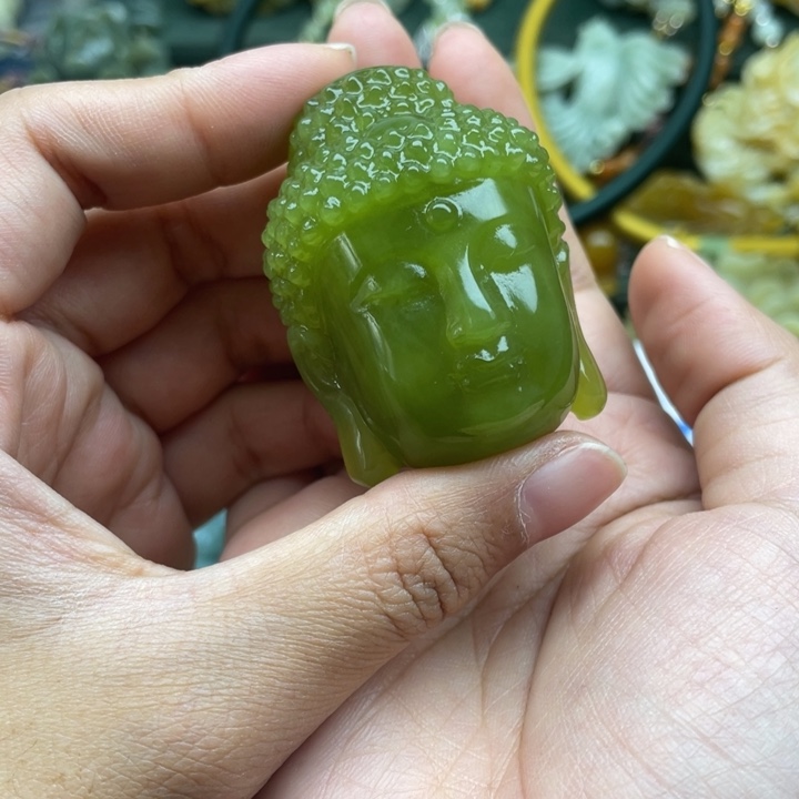 蛇纹石玉吊坠合金