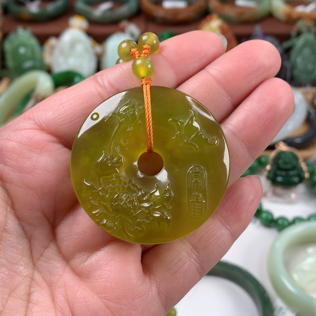 岫玉颈饰未镶嵌吊坠