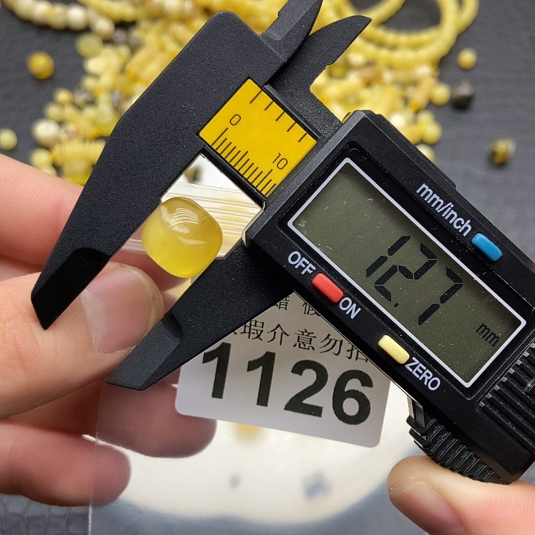 A****蜜蜡未镶嵌珠宝奇石1126