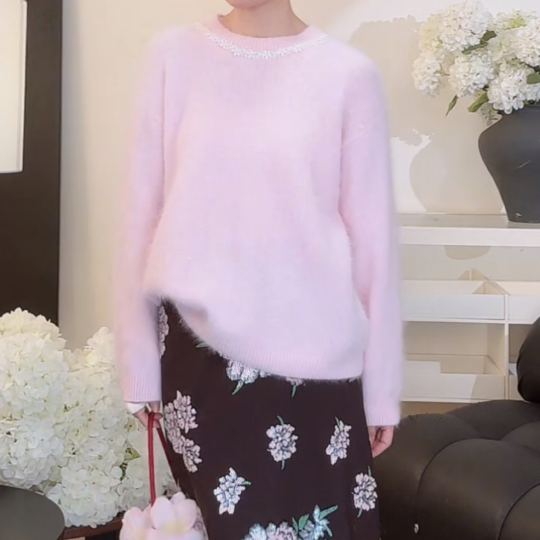 【白茶姐弟】精致花朵点缀圆领拉毛毛衣