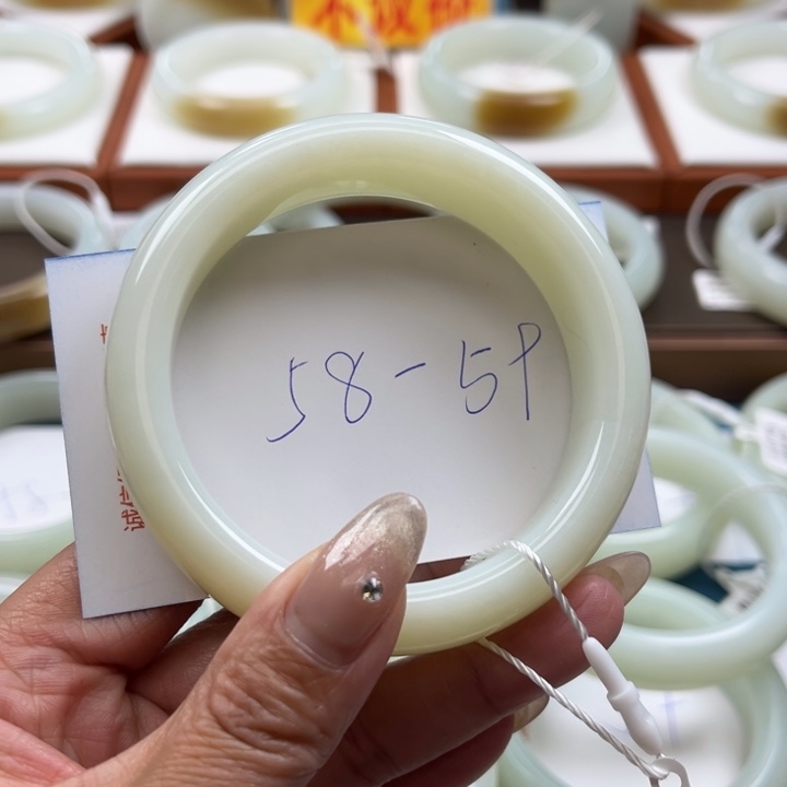 和田玉手镯未镶嵌蓉*