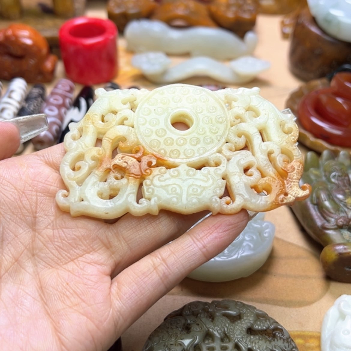 【闪购商品】蛇纹石玉颈饰未镶嵌