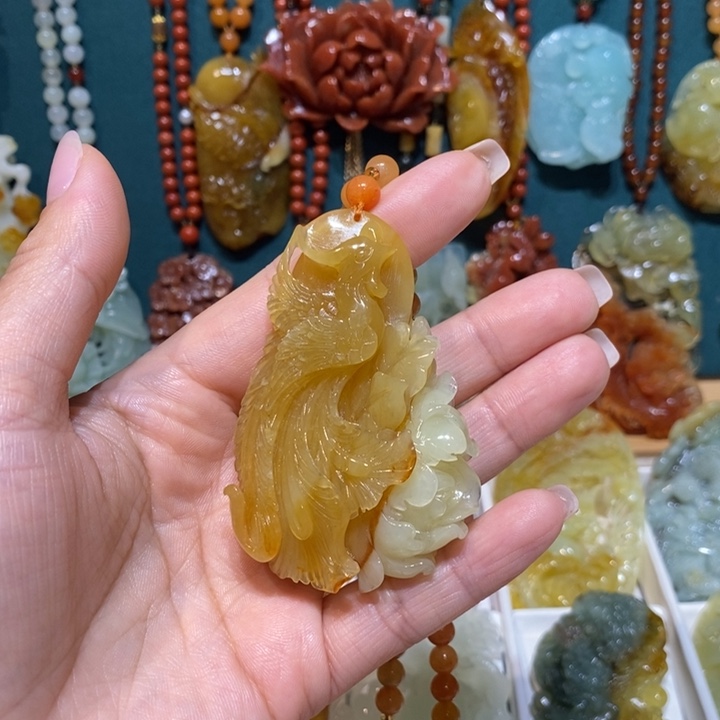 越***箭蛇纹石玉未镶嵌颈饰