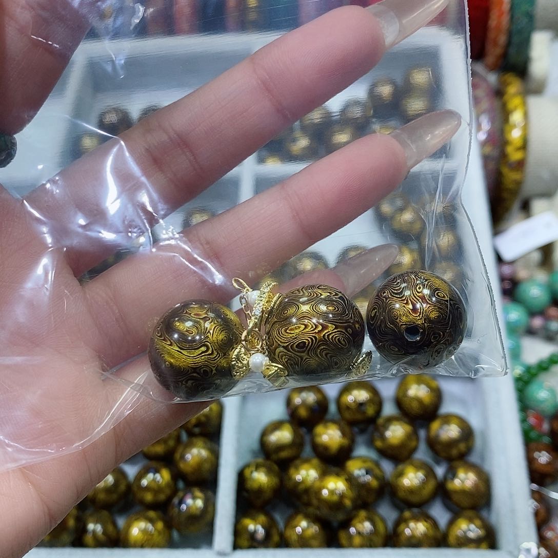 非****姐大漆1.5，千层耳环…………………………