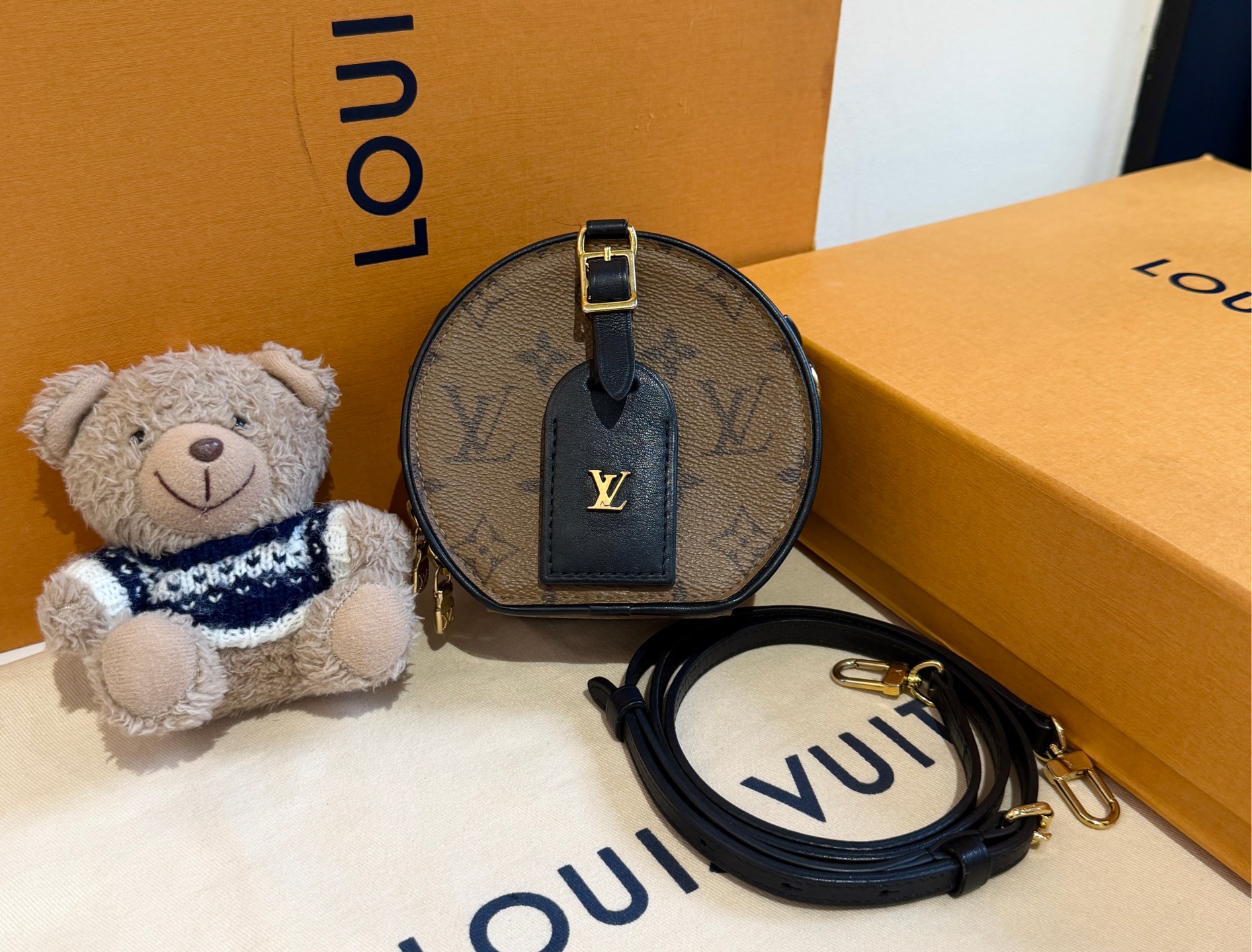 99新 LouisVuitton/路易威登 老花拼黑 mini硬圆饼包 芯片款/5438