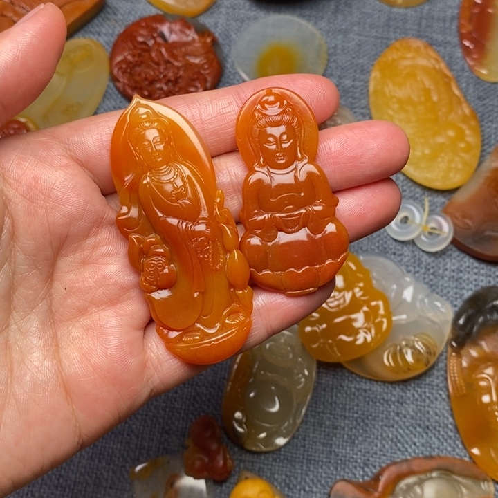 石英质玉（黄龙玉）合金颈饰